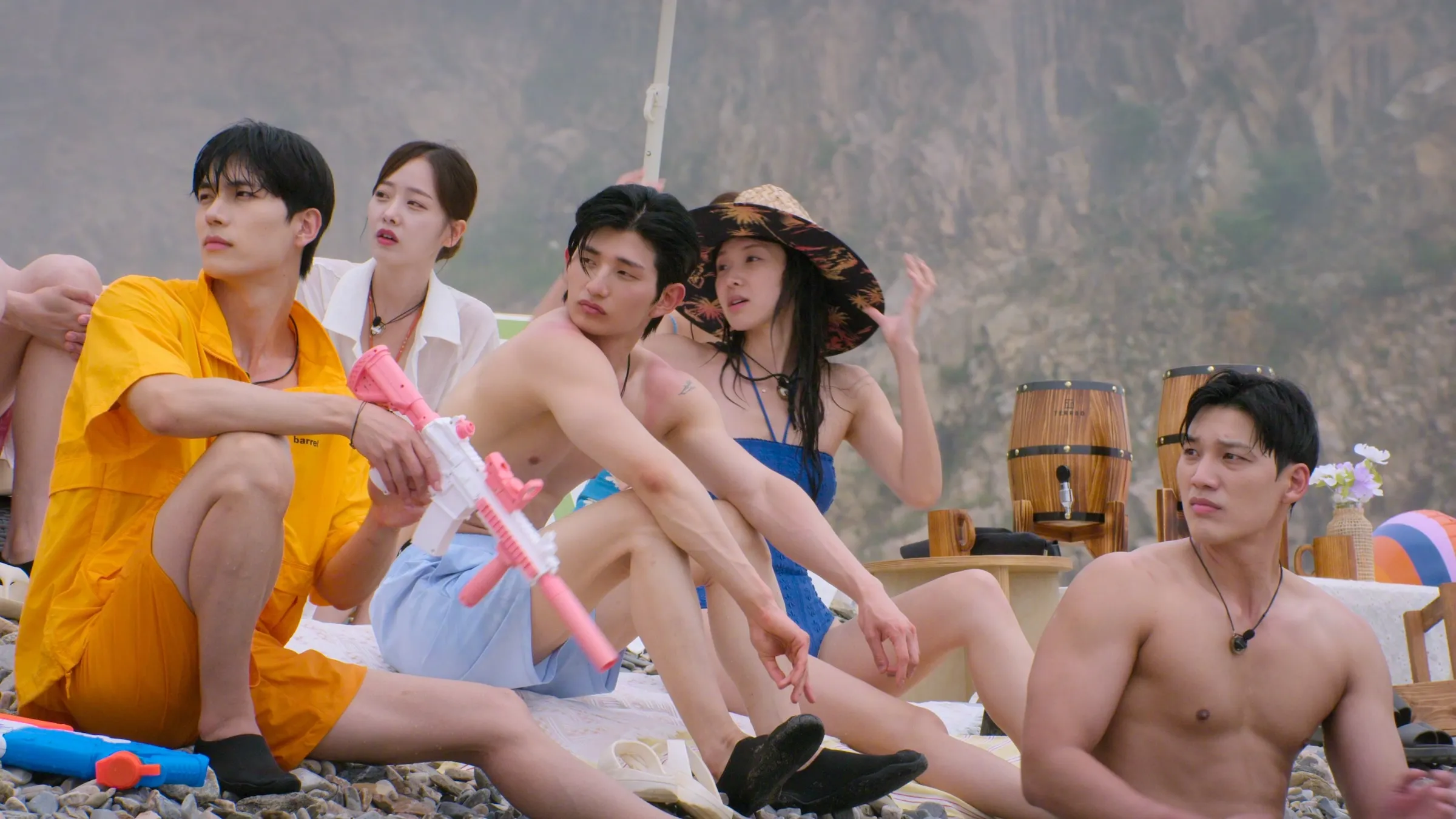 Single's Inferno 5(L to R) Youn Hyun-jae, Ham Ye-jin, Lee Sung-hun, Choi Mina Sue, Shin Hyeon-woo in Single's Inferno 5. © 2026 Netflix, Inc.