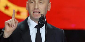 Stephen Miller deploys gory photos and secret messaging apps to manipulate Trump: report