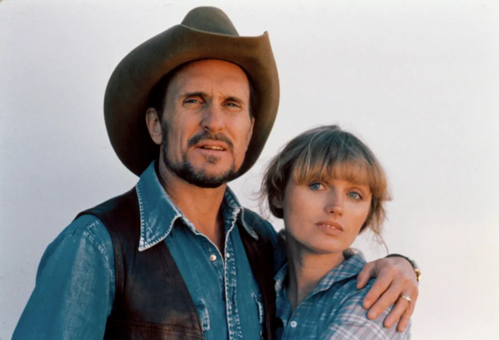 Robert Duvall and Tess Harper in 