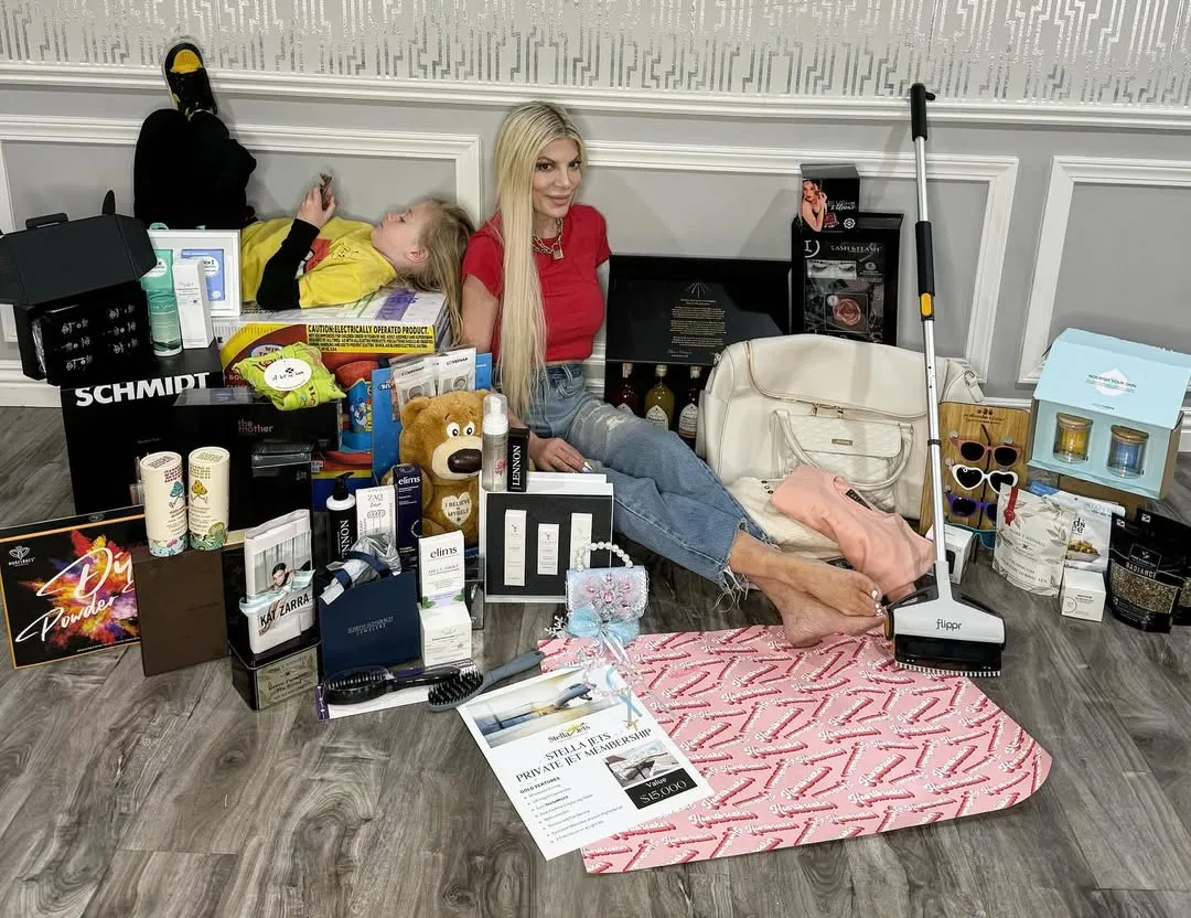 Tori Spelling in her house