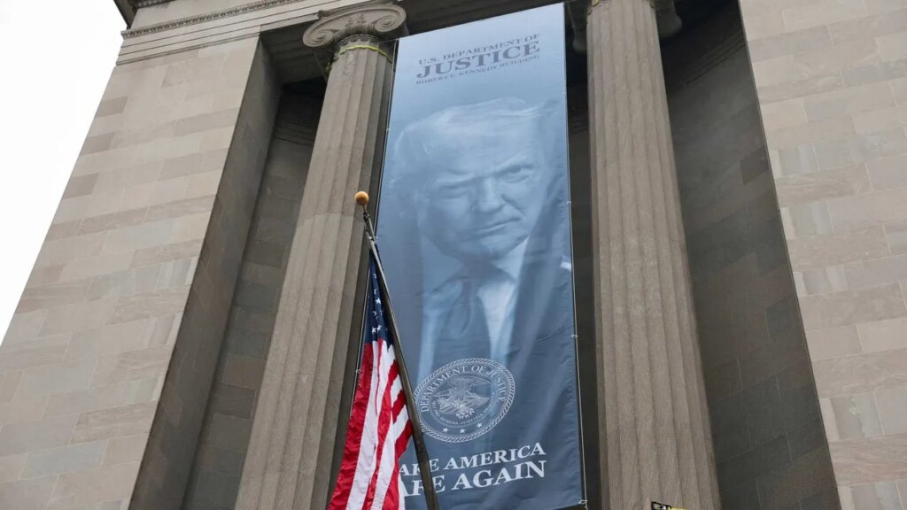 Trump’s banners advertise harsh truths about his regime’s failure