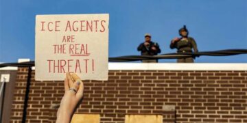 Judge describes detainment of immigrant as ‘manifest recklessness’ and urges her release