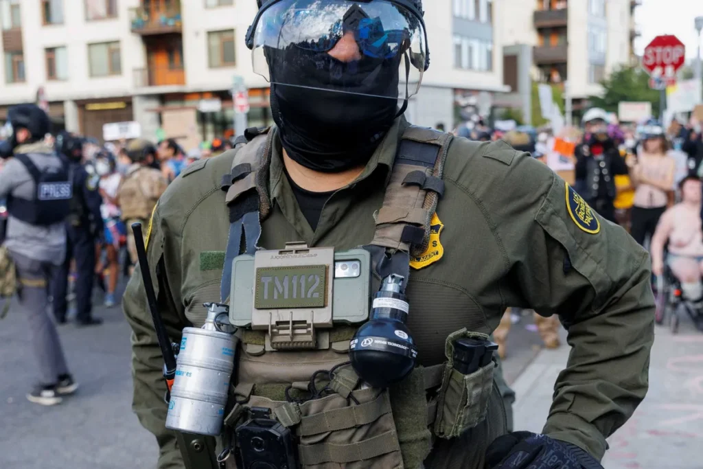 ICE agents fear they’re getting stiffed on hiring bonuses: ‘I haven’t been paid’