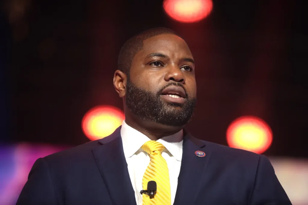 Trump ally’s wife accidently ignites ‘insane’ scandal: ‘He was married to his first wife’