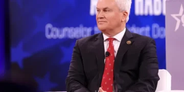 Comer exposed Melania Trump while shielding husband in Epstein scandal: expert