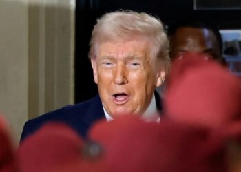 Trump could be missing the opportunity to rebuild the Navy efficiently and quickly