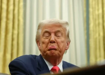 Trump plans to erect controversial statue at White House: report