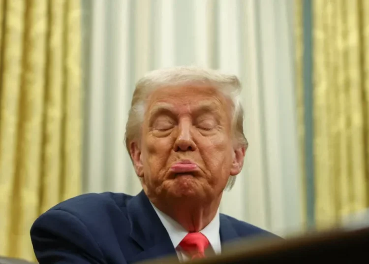 Trump plans to erect controversial statue at White House: report