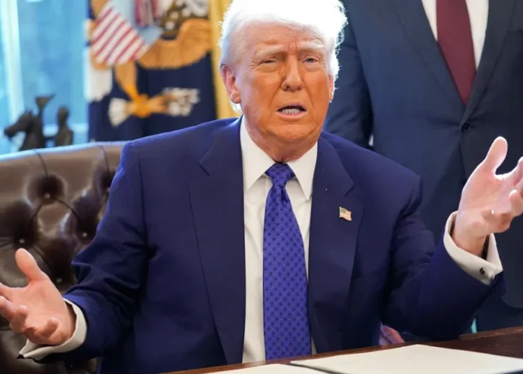 Retiring senator ‘sassing’ Trump admin in belief tide turning against president: analysis