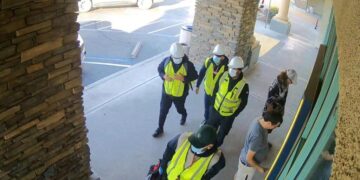 Chilean robbery crew used disguises, blowtorches and cellphone jammers to break into banks, ATMs