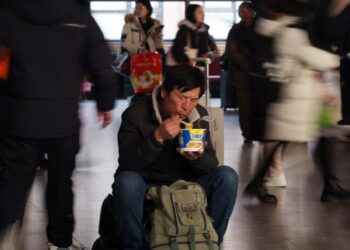 China’s Lunar New Year travel rush begins with record 9.5 billion trips expected