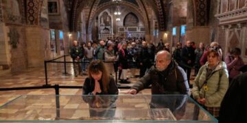 Display of St. Francis of Assisi’s bones confirms enduring appeal of relics for Christians