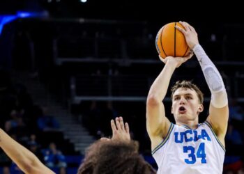 Everything goes right for Xavier Booker and UCLA men in win over Rutgers