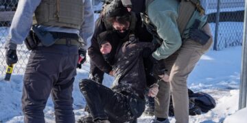 Government lawyer is yanked from immigration detail in Minnesota after telling judge ‘this job sucks’