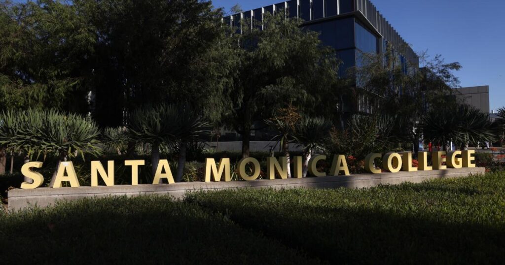 Community colleges want to offer more low-cost bachelor’s degrees. Why CSU says no to some