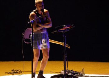 Justin Bieber performs in boxers in stripped-down Grammys set