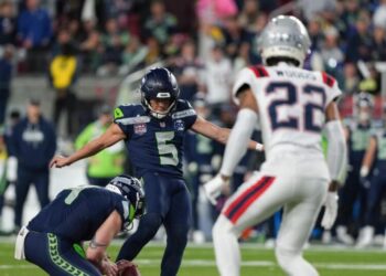 Who has kicked the most field goals in a single Super Bowl?