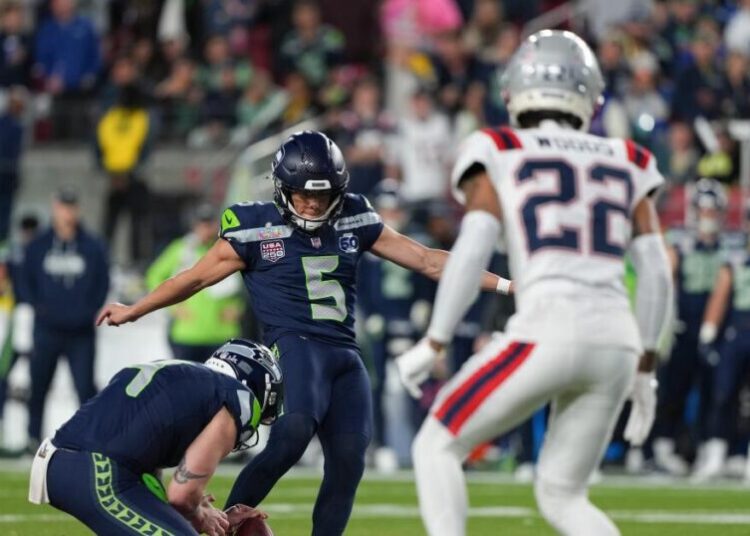 Who has kicked the most field goals in a single Super Bowl?