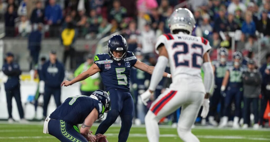 Who has kicked the most field goals in a single Super Bowl?