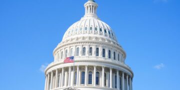 Police arrest man who ran toward the U.S. Capitol building holding a shotgun