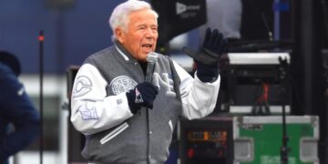 Patriots owner Robert Kraft won’t be going into Hall of Fame this year, reports say