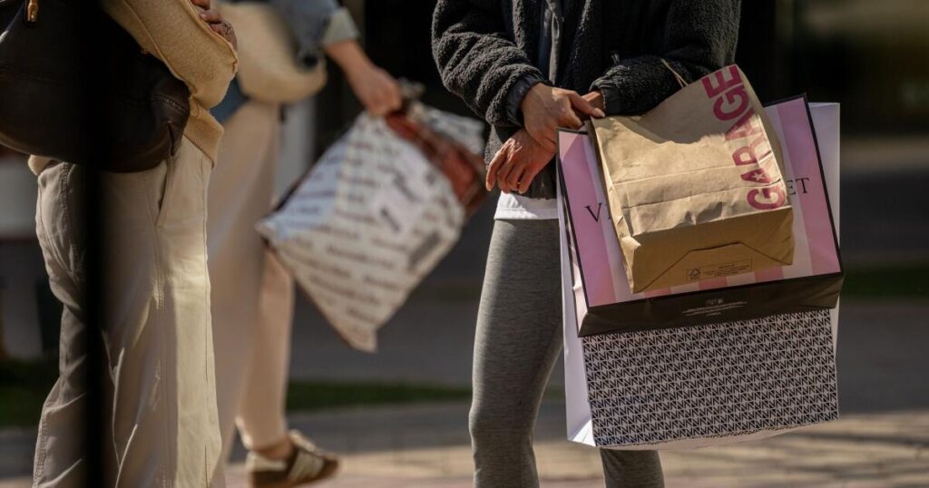 Retail sales unexpectedly stalled to close holiday season