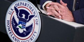 Appeals court affirms Trump policy of jailing immigrants without bond