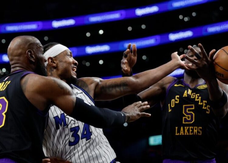 LeBron James’ buzzer beater misses as Lakers fall to Magic
