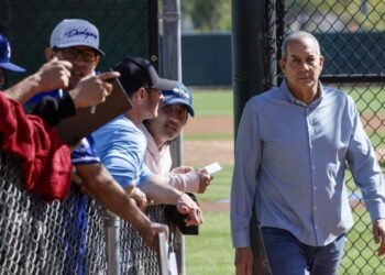 Lon Rosen to take over business operations for the Lakers