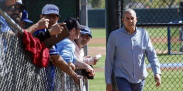 Lon Rosen to take over business operations for the Lakers