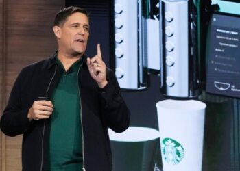 Why are coffee drinkers increasingly choosing alternatives to Starbucks?