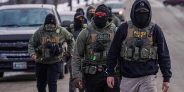 Hard hats and dummy plates: Reports of ICE ruses add to fears in Minnesota