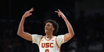 Alijah Arenas delivers his best game, powering USC to win over Indiana