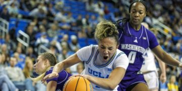 No. 2 UCLA runs over Washington, extends win streak to 20 games