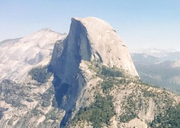 Man who videotaped himself BASE jumping in Yosemite arrested, federal officials say. He says it was AI