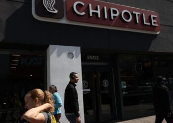 Chipotle just saw its worst year ever. It may not get any better