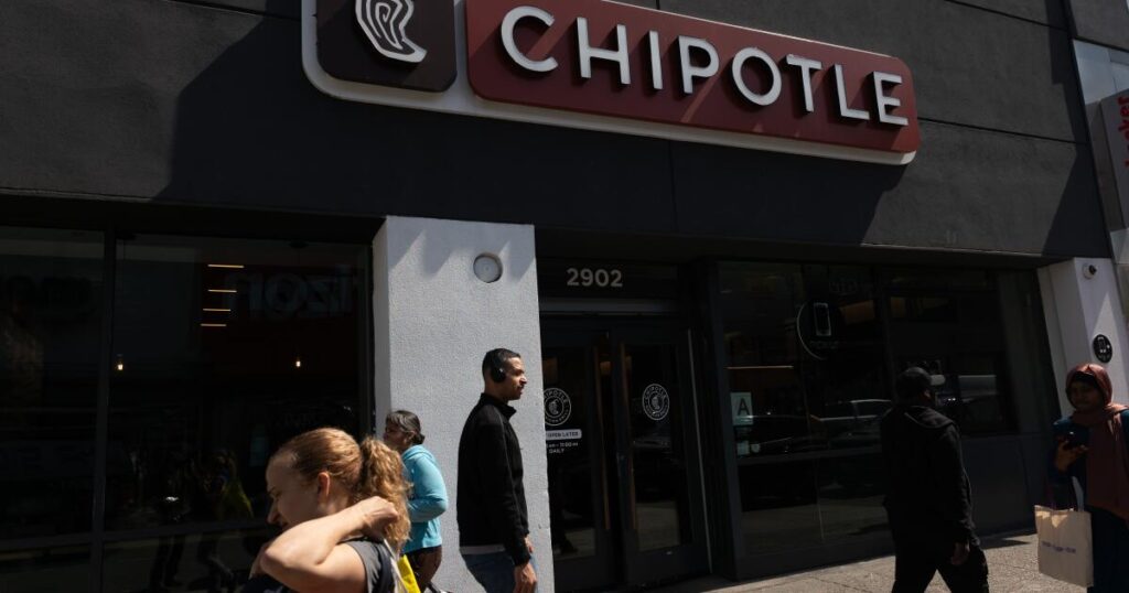 Chipotle just saw its worst year ever. It may not get any better