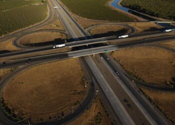 Transportation Department says more than 550 driving schools must close over safety failures