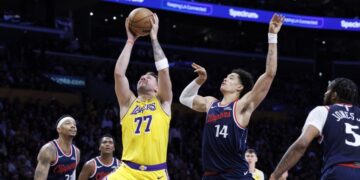 Luka Doncic and Lakers hold off Clippers as Kawhi Leonard exits late