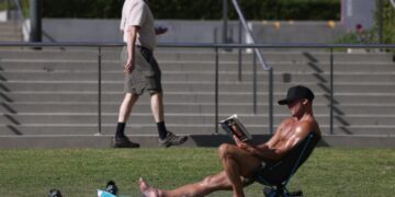 As teeth chatter across the U.S., Southern California is a hot spot: What to expect this week