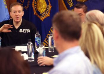 In Palisades visit, Trump officials vow to speed up permits for fire rebuilding