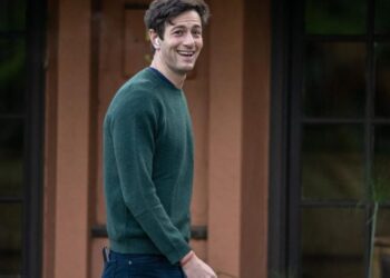 Venture capitalists break decades-old taboo by backing AI competitors