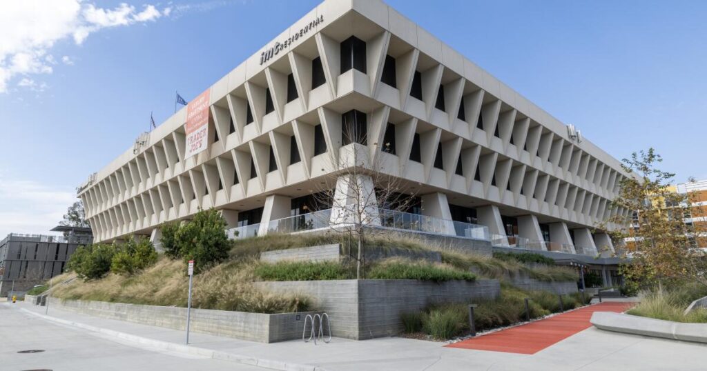 Thousands of apartments set to take over empty office buildings with new L.A. ordinance