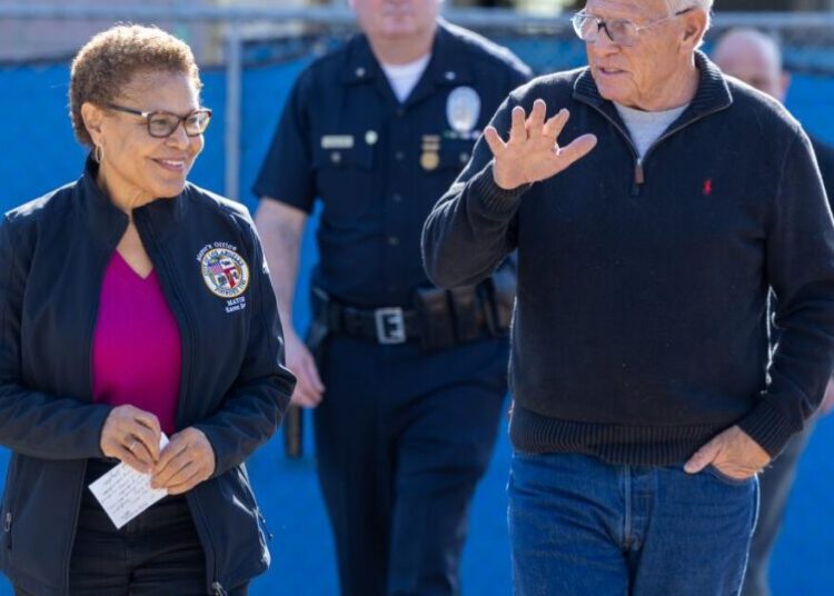 L.A. Mayor Karen Bass directed Palisades fire damage control, email shows