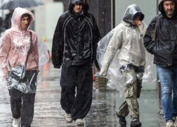 First wave of nearly a week of rain hits Southern California. Snow expected for Mammoth, Tahoe