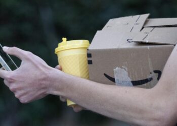 Influencers want to adopt the ‘analog lifestyle’ for 2026. Here’s how to join them