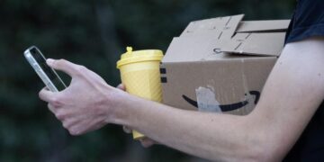 Influencers want to adopt the ‘analog lifestyle’ for 2026. Here’s how to join them