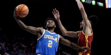 Donovan Dent scores 30 points as UCLA men rout USC