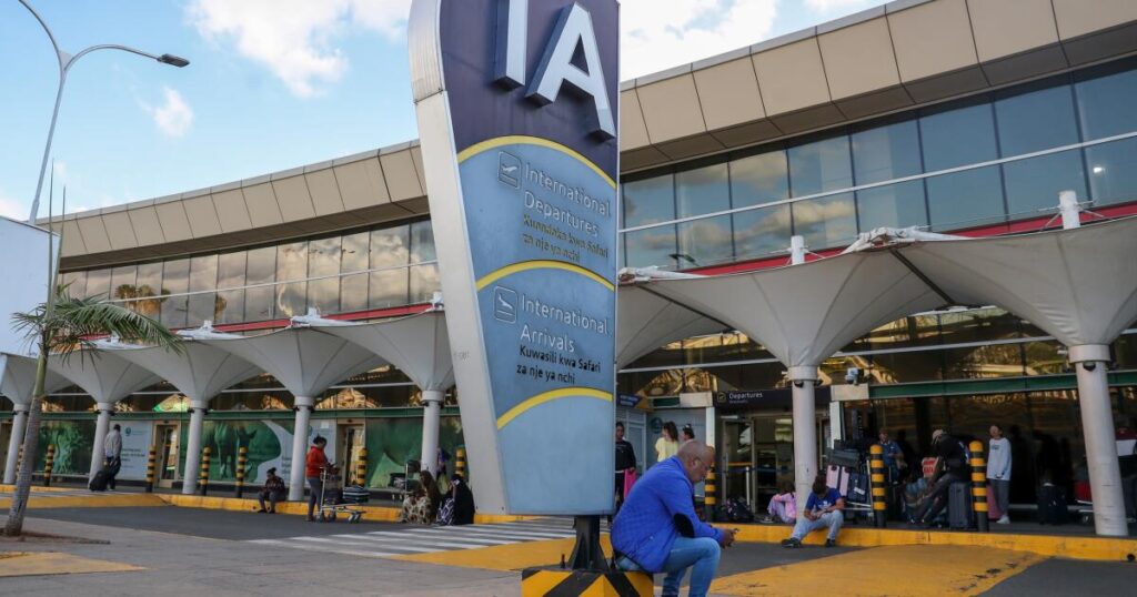Nairobi airport workers strike, stranding passengers