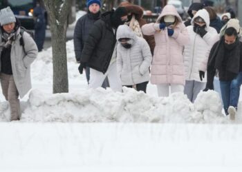 Blizzard warnings cascade across East Coast